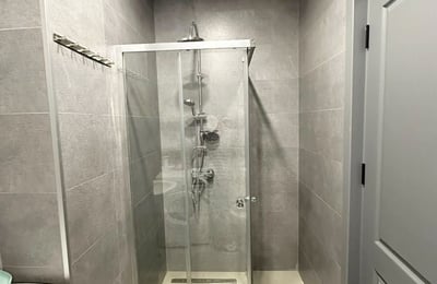 Сдаётся в аренду современная квартира (45м²) с видом на горы, Батуми, Грузия
