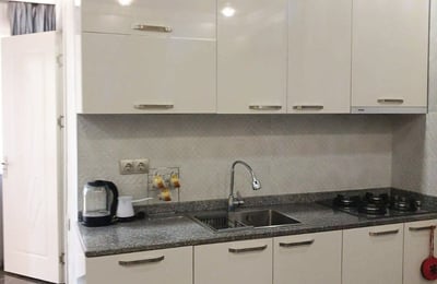 Сдаётся в аренду меблированная квартира (60м²) в частном доме, Батуми, Грузия