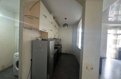 Сдаётся в аренду просторная и меблированная квартира (70м²) в Батуми, Грузия