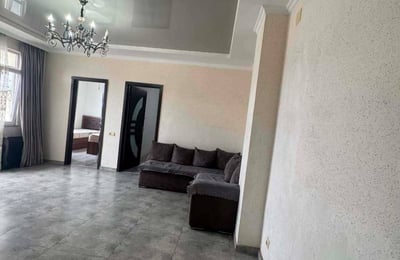 Сдаётся в аренду просторная и меблированная квартира (70м²) в Батуми, Грузия