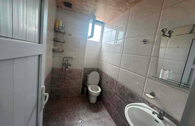 Сдаётся в аренду просторная и меблированная квартира (70м²) в Батуми, Грузия
