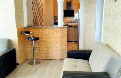 Долгосрочная аренда просторной квартиры 100 м² с видом на горы и море, Батуми, Грузия