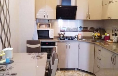 Долгосрочная аренда просторной квартиры 100 м² с видом на горы и море, Батуми, Грузия