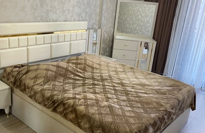 Alquiler de un apartamento totalmente nuevo de 2 habitaciones, 58 m², cerca del mar, Batumi, Georgia