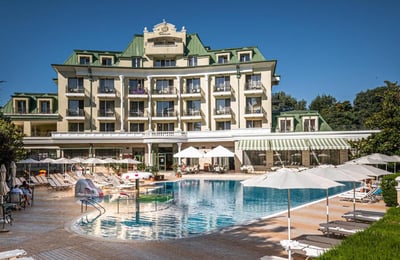 Аренда светлого 2-комнатного апартамента в районе Св. Константин и Елена, Варна, Болгария