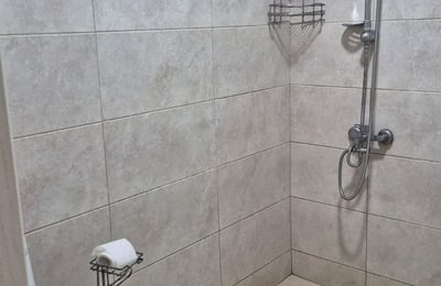 Appartement moderne 84m² à louer, Batoumi, Géorgie