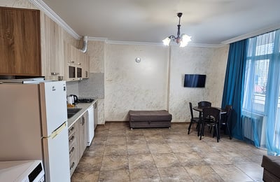 Appartement cosy de 55 m² à louer dans le quartier Khimshiashvili, Batumi, Géorgie