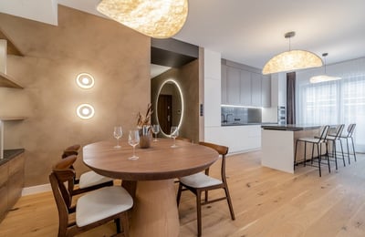 Alquiler de un apartamento elegante de 3 habitaciones, 121 m², Powiśle, Varsovia, Polonia