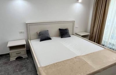 Rent of comfortable 2-room apartments, 50 m², with a lake view, Mamaia, Constanța, Romania