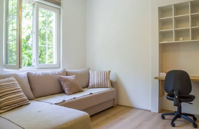 Miete einer hellen komfortablen 1-Zimmer-Wohnung, 32 m², nahe dem Stadtzentrum, Belgrad, Serbien