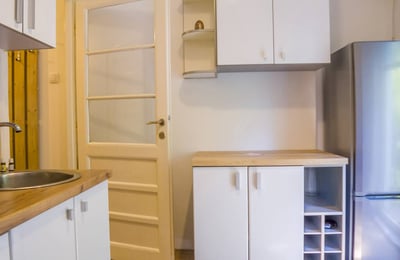 Miete einer hellen komfortablen 1-Zimmer-Wohnung, 32 m², nahe dem Stadtzentrum, Belgrad, Serbien