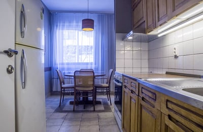 Miete einer komfortablen 3-Zimmer-Wohnung, 70 m², im Stadtzentrum, Belgrad, Serbien