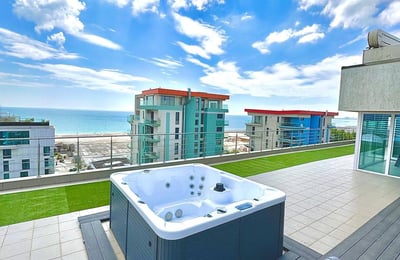 Rent of a comfortable 3-room penthouse, 85 m², Mamaia, Constanța, Romania