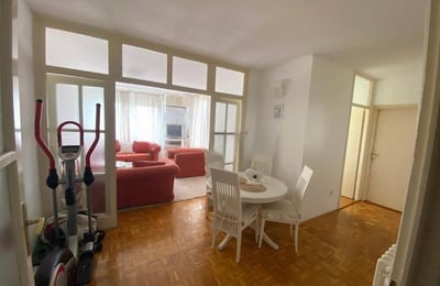 Alquiler de un apartamento amueblado y luminoso de 3 habitaciones, 65 m², Voždovac, Belgrado, Serbia