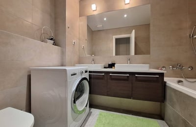 Alquiler de un apartamento amueblado de 3 habitaciones, 98 m², BW Residence, Belgrado, Serbia