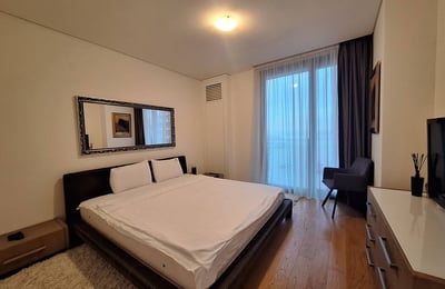 Alquiler de un apartamento amueblado de 3 habitaciones, 98 m², BW Residence, Belgrado, Serbia