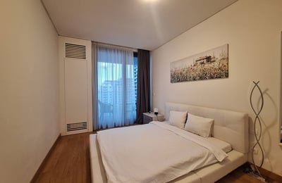 Alquiler de un apartamento amueblado de 3 habitaciones, 98 m², BW Residence, Belgrado, Serbia