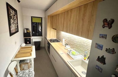 Аренда свежей, комфортной 2-комнатной квартиры напротив озера, Бухарест, 6-й сектор, Румыния