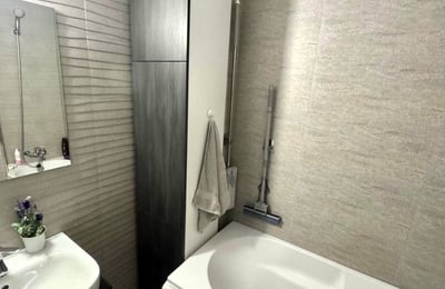 Аренда свежей, комфортной 2-комнатной квартиры напротив озера, Бухарест, 6-й сектор, Румыния