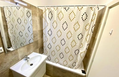 Miete einer komfortablen 1-Zimmer-Wohnung mit separater Küche, Bukarest, Rumänien