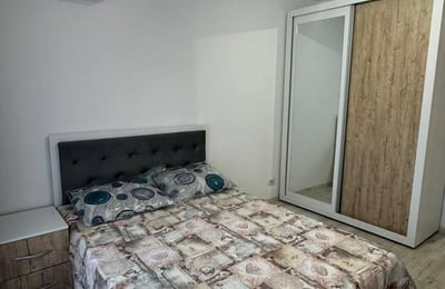 Alquiler de un moderno apartamento de 1 habitación, completamente amueblado, con cocina independiente y balcón, Bucarest, Sector 6, Rumanía