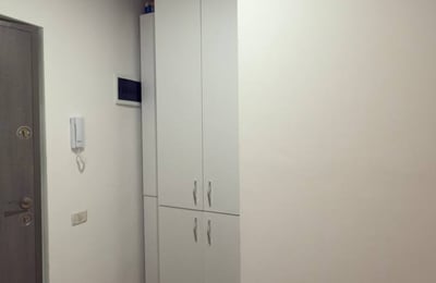 Alquiler de un moderno apartamento de 1 habitación, completamente amueblado, con cocina independiente y balcón, Bucarest, Sector 6, Rumanía