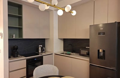 Alquiler de un moderno y amueblado apartamento de 3 habitaciones, 72 m², BW Quartet, Belgrado, Serbia