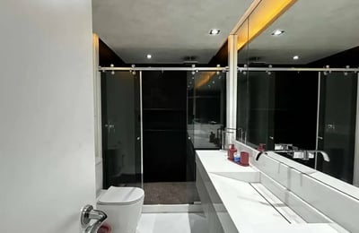 Alquiler de un elegante apartamento de 2 habitaciones con vistas al océano, 50 m², Barra da Tijuca, Río de Janeiro, Brasil