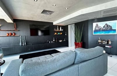 Alquiler de un elegante apartamento de 2 habitaciones con vistas al océano, 50 m², Barra da Tijuca, Río de Janeiro, Brasil