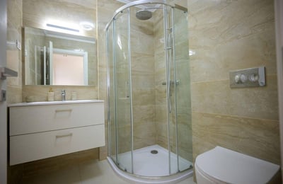 Rent of spacious, furnished 3-room apartments, 75 m², Mamaia, Constanța, Romania