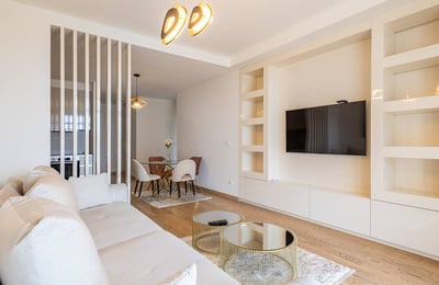 Alquiler de luminosos apartamentos amueblados de 3 habitaciones, 82 m², BW Aurora, Belgrado, Serbia