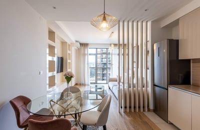 Alquiler de luminosos apartamentos amueblados de 3 habitaciones, 82 m², BW Aurora, Belgrado, Serbia