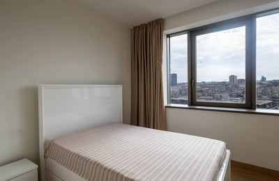 Alquiler de luminosos apartamentos amueblados de 3 habitaciones, 82 m², BW Aurora, Belgrado, Serbia