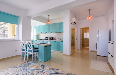 Rent of furnished 2-room apartments, 56 m², with sea view, Mamaia, Constanța, Romania