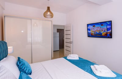 Rent of furnished 2-room apartments, 56 m², with sea view, Mamaia, Constanța, Romania