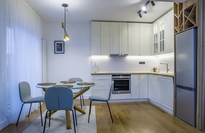 Location d’un appartement lumineux et meublé de 3 pièces, 69 m², Belgrade, Serbie