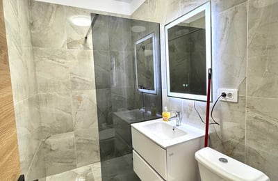 Location d’un appartement spacieux et meublé, 42 m², Secteur 6, Bucarest, Roumanie