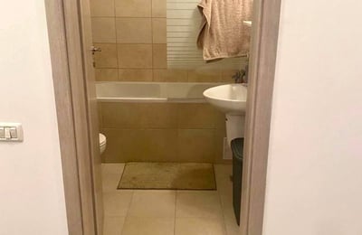 Alquiler de un apartamento amueblado y renovado de 2 habitaciones, 60 m², Bucarest, Rumanía