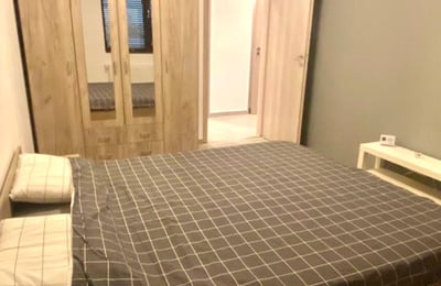 Alquiler de un apartamento amueblado y renovado de 2 habitaciones, 60 m², Bucarest, Rumanía