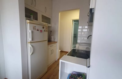 Alquiler de un apartamento cómodo y amueblado de 2 habitaciones, 59 m², Nuevo Belgrado, Serbia