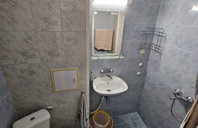 Alquiler de un apartamento cómodo y amueblado, Burgas, Bulgaria