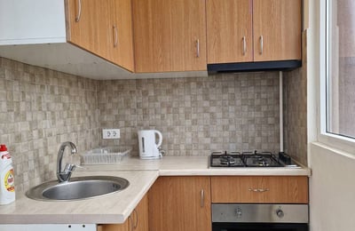 Alquiler de un apartamento moderno y amueblado de dos habitaciones en un edificio nuevo, Sector 6, Bucarest, Rumanía