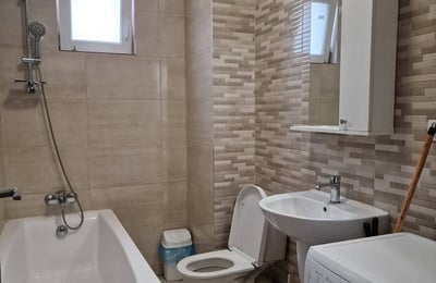 Alquiler de un apartamento moderno y amueblado de dos habitaciones en un edificio nuevo, Sector 6, Bucarest, Rumanía