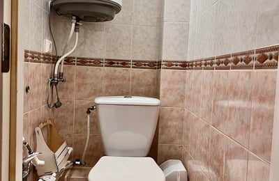 Miete einer hellen, möblierten Dreizimmerwohnung im Stadtteil Rîșcani, Chișinău, Moldawien