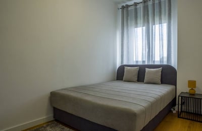Alquiler de un apartamento de dos habitaciones de 40 m² con balcón, Belgrado, Serbia