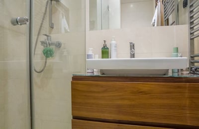 Alquiler de un apartamento acogedor de tres habitaciones de 74 m² en el centro de la ciudad, Belgrado, Serbia