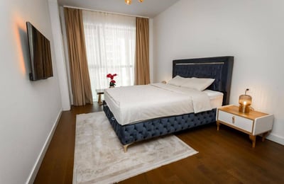 Alquiler de un apartamento espacioso de tres habitaciones de 120 m² en el complejo residencial premium BW Terraces, Belgrado, Serbia