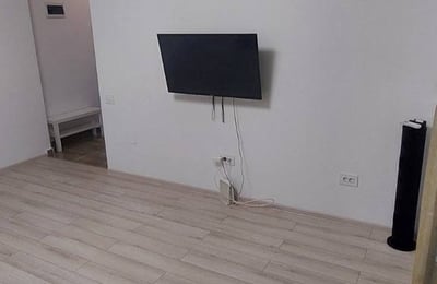 Alquiler de un apartamento amueblado de tres habitaciones con aire acondicionado, Sector 6, Bucarest, Rumanía