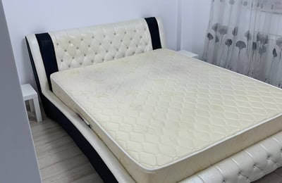 Alquiler de un apartamento amueblado de tres habitaciones con aire acondicionado, Sector 6, Bucarest, Rumanía