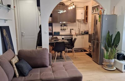 Miete einer Dreizimmerwohnung mit 56 m² und frischer Renovierung im Stadtzentrum, Stadtteil Dorćol, Belgrad, Serbien